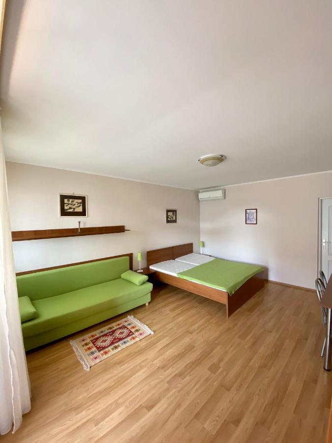Apartmanovy Dom Flora Veľký Meder Extérieur photo